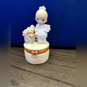 Precious Moments 'God Loveth A Cheerful Giver'